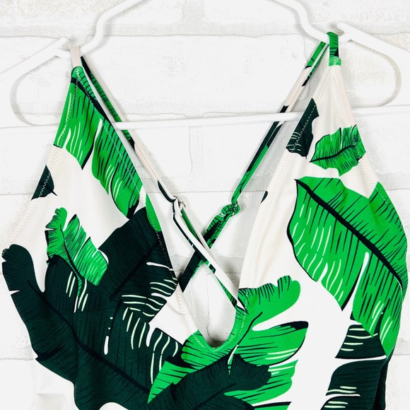 Cupshe Tropical Banana Leaf One Piece Swimsuit V Neck Criss Cross Women's Medium - Picture 5 of 12